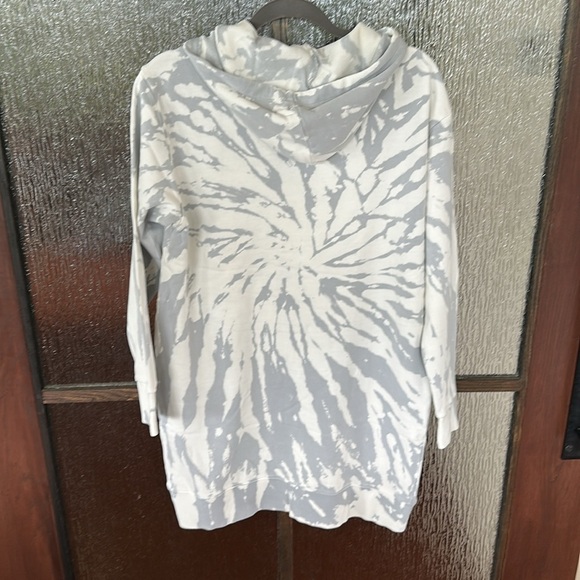 Revolve* 525 America Gray and White Tie-Dye Hoodie dress size Medium. NWT - Picture 5 of 9